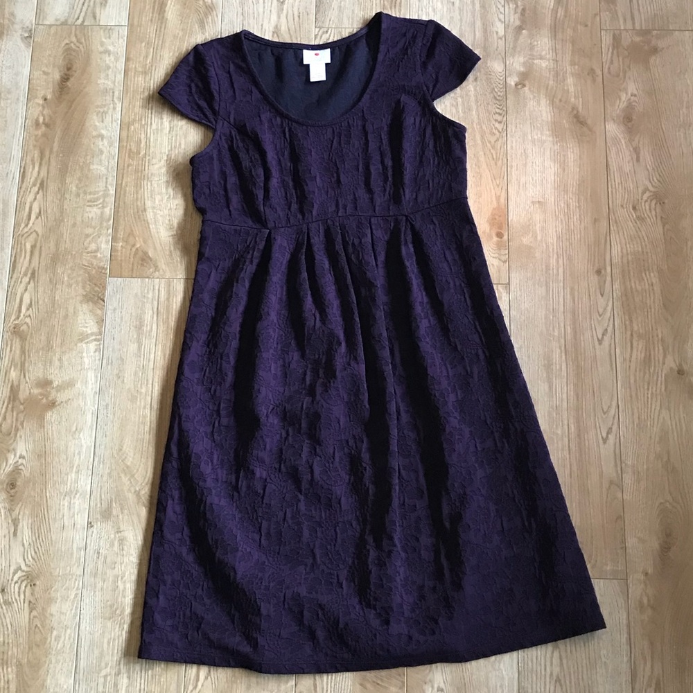 Cap sleeves maternity dress